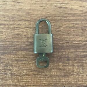 Louis Vuitton Brass '346' Padlock in Goldtone with Goldtone Key [a]